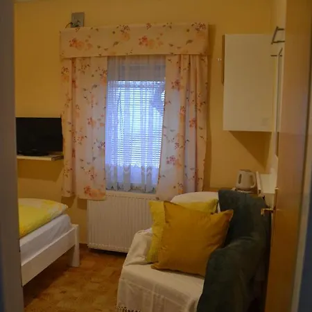 Pensión U Akátu 3*