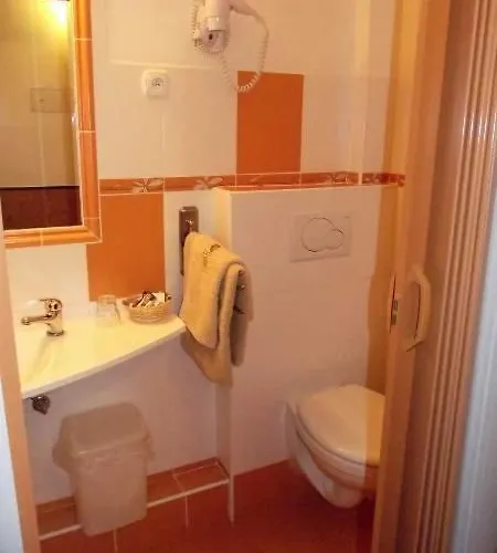 U Akatu 3* Prague